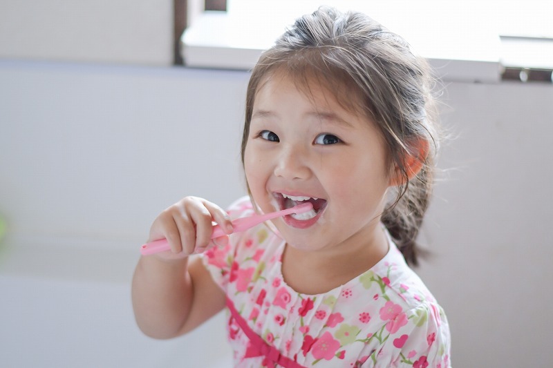 乳歯が抜ける順番はどうなるの？永久歯に生え替わる時期の注意点